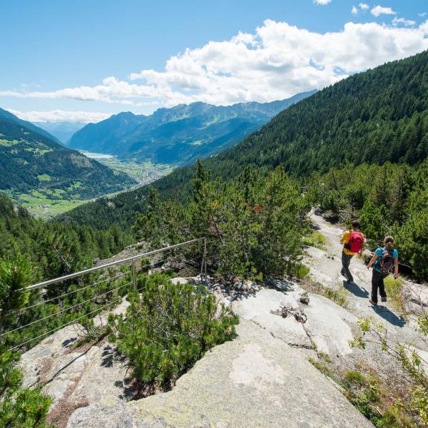 trekking alpino nel parco nazionale dello stelvio