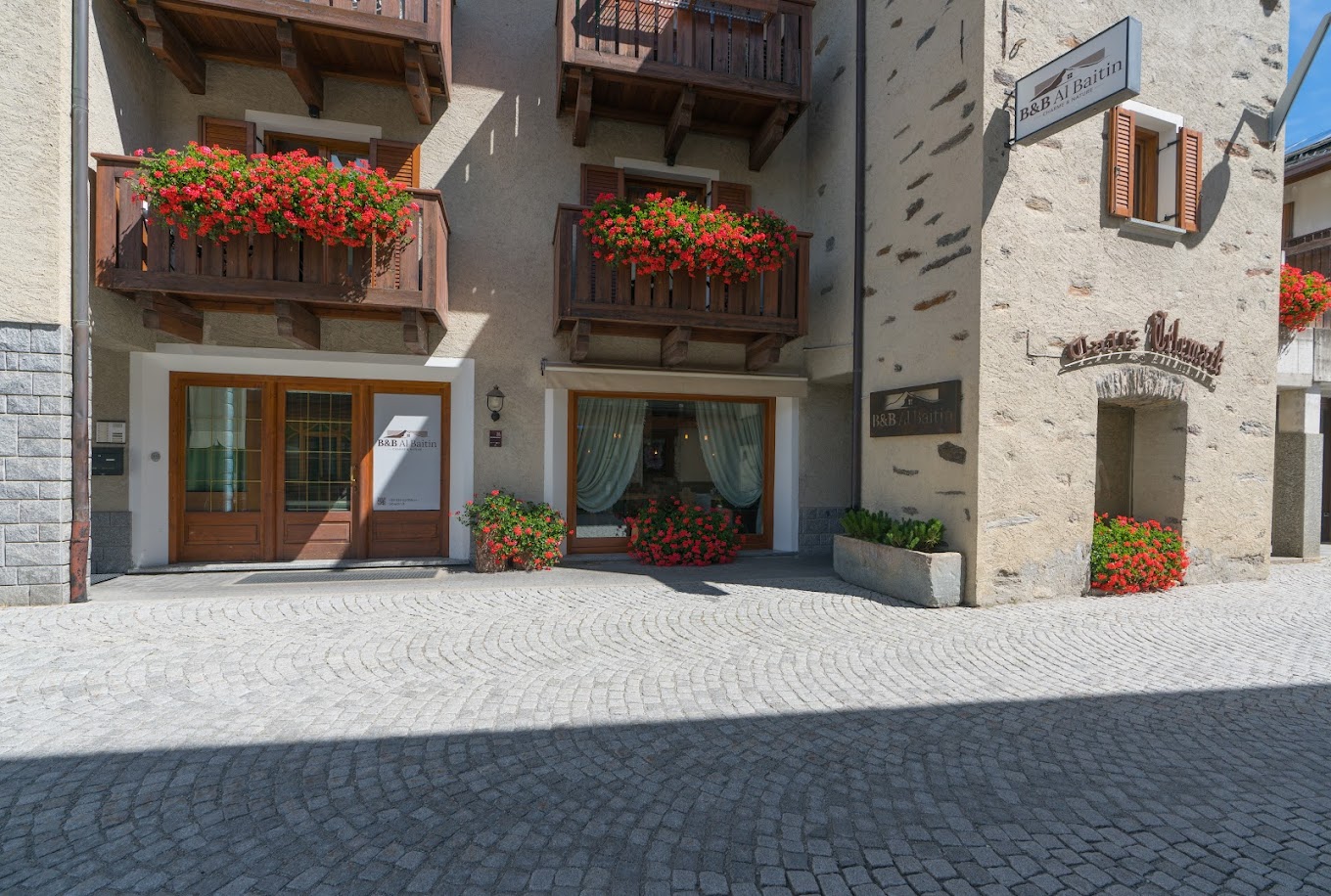 ingresso del Baitin a Santa Caterina Valfurva visto dalla strada